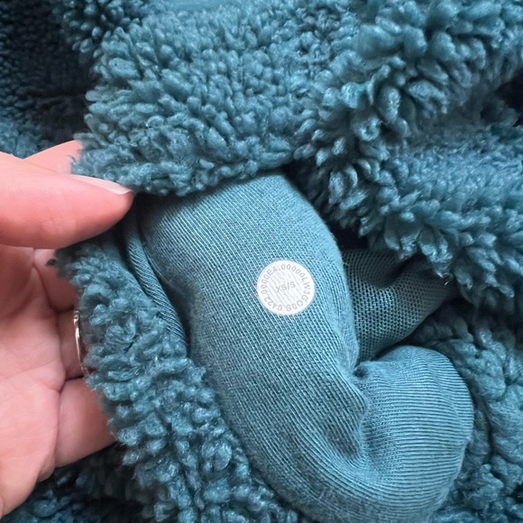 Lululemon Scuba Oversized Cropped Fleece Funnel Neck - Picture 7 of 10